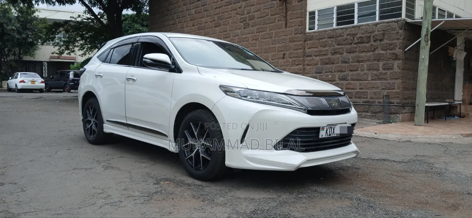Toyota Harrier 2.0 2019 White