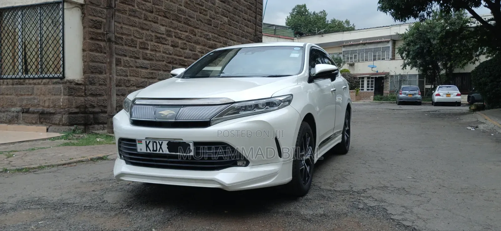 Toyota Harrier 2.0 2019 White