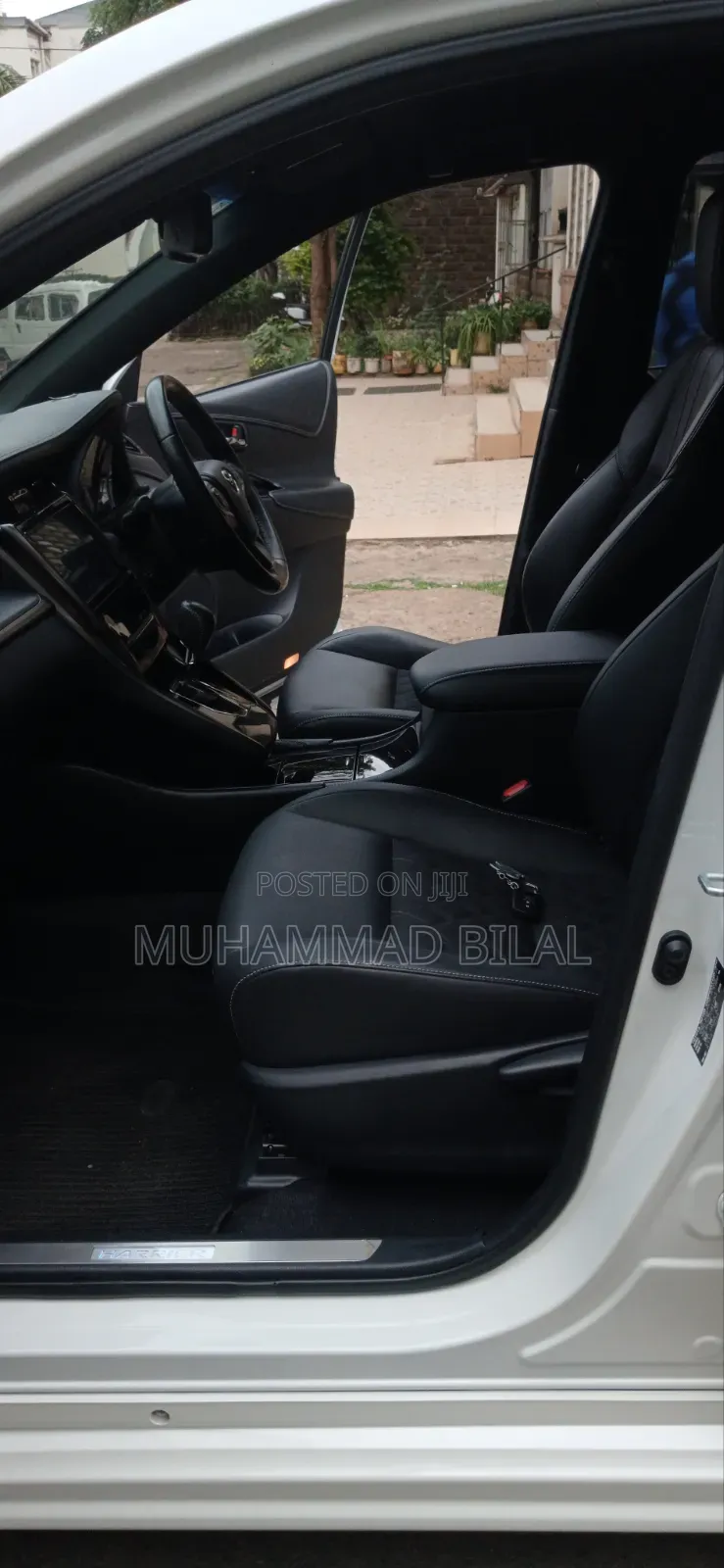 Toyota Harrier 2.0 2019 White