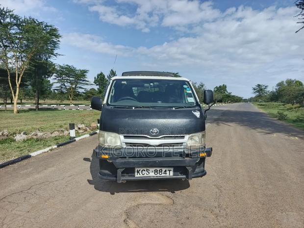Toyota HiAce 2013 White