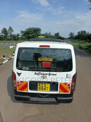 Toyota HiAce 2013 White