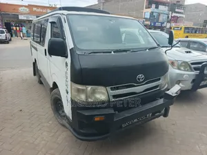 Toyota HiAce 2013 White