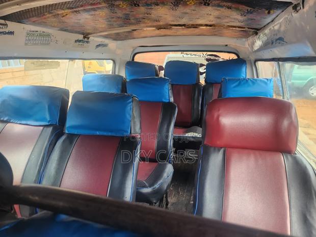 Nissan Caravan (Urvan) 2009 White - thumbnail 7