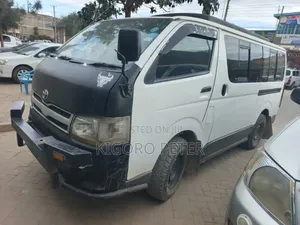 Toyota HiAce 2013 White