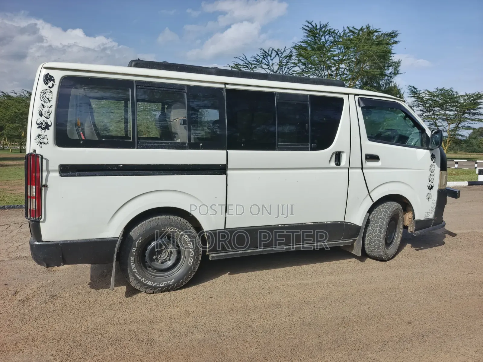 Toyota HiAce 2013 White