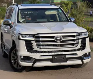 Toyota Land Cruiser LC300 2023