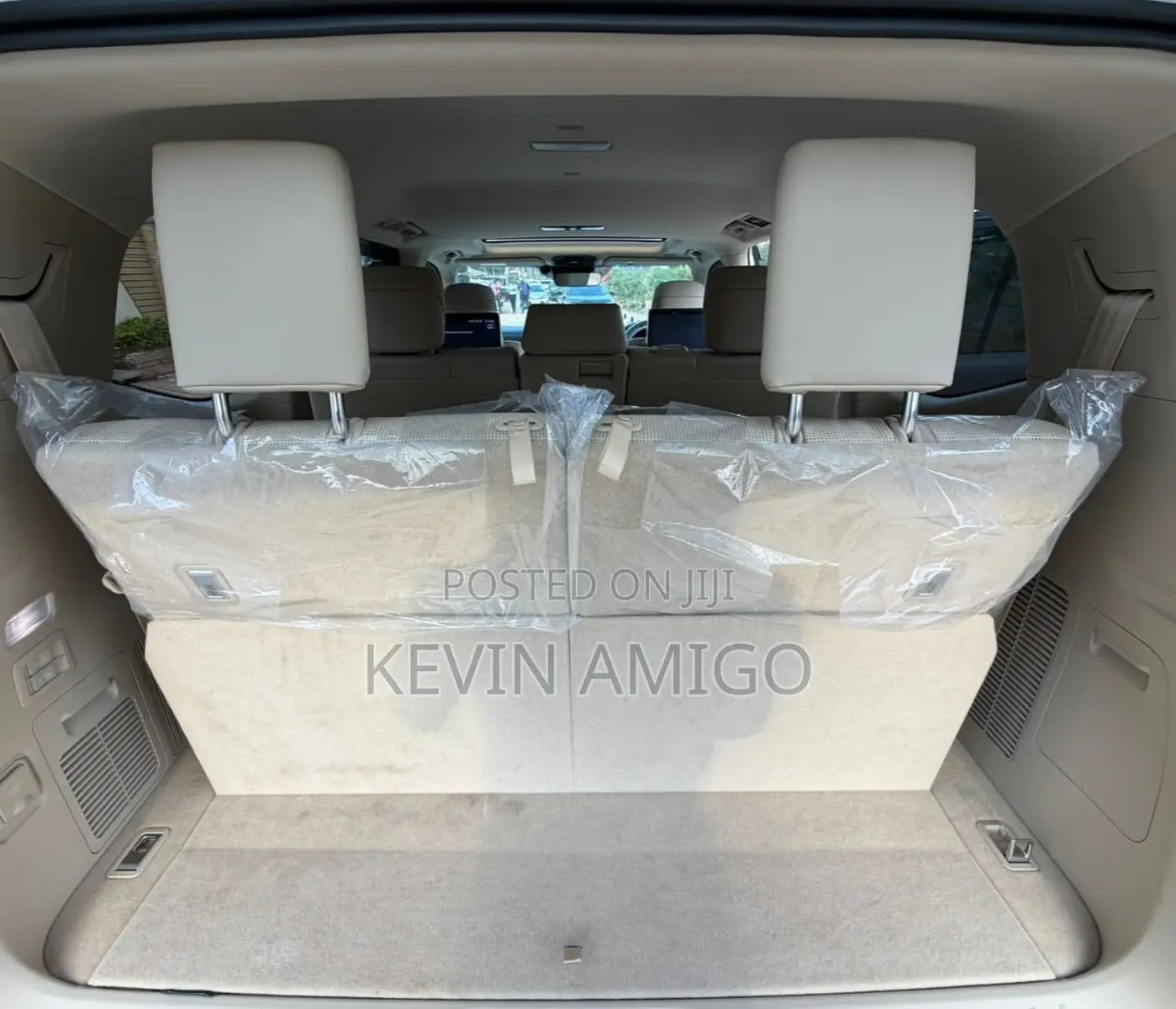 Toyota Land Cruiser LC300 2023