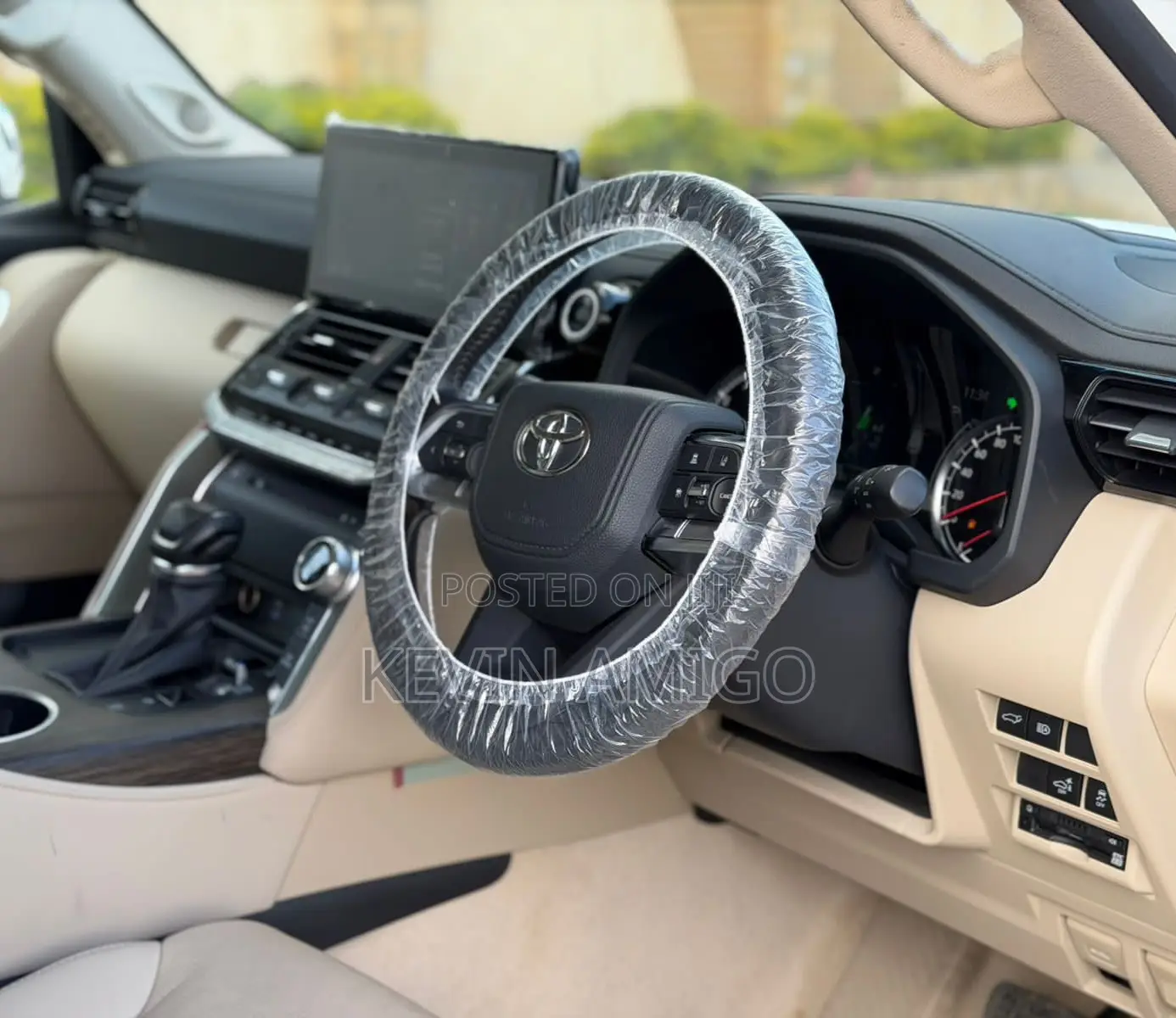 Toyota Land Cruiser LC300 2023