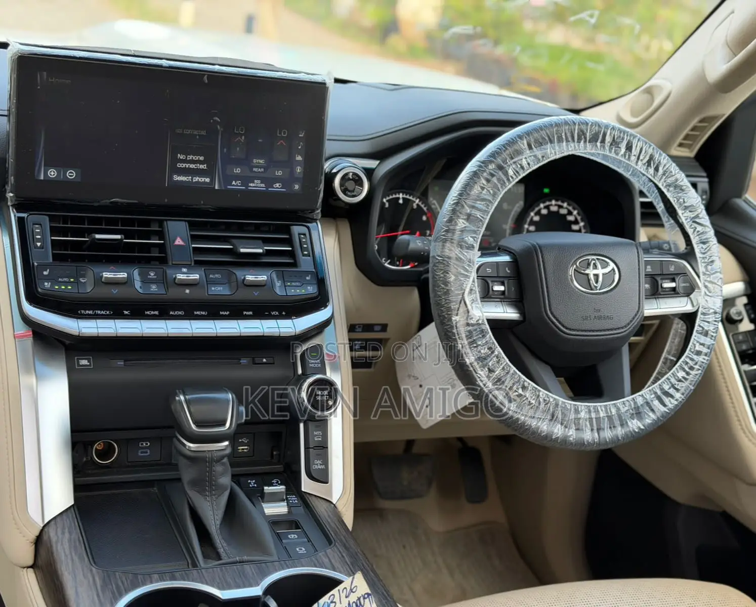 Toyota Land Cruiser LC300 2023