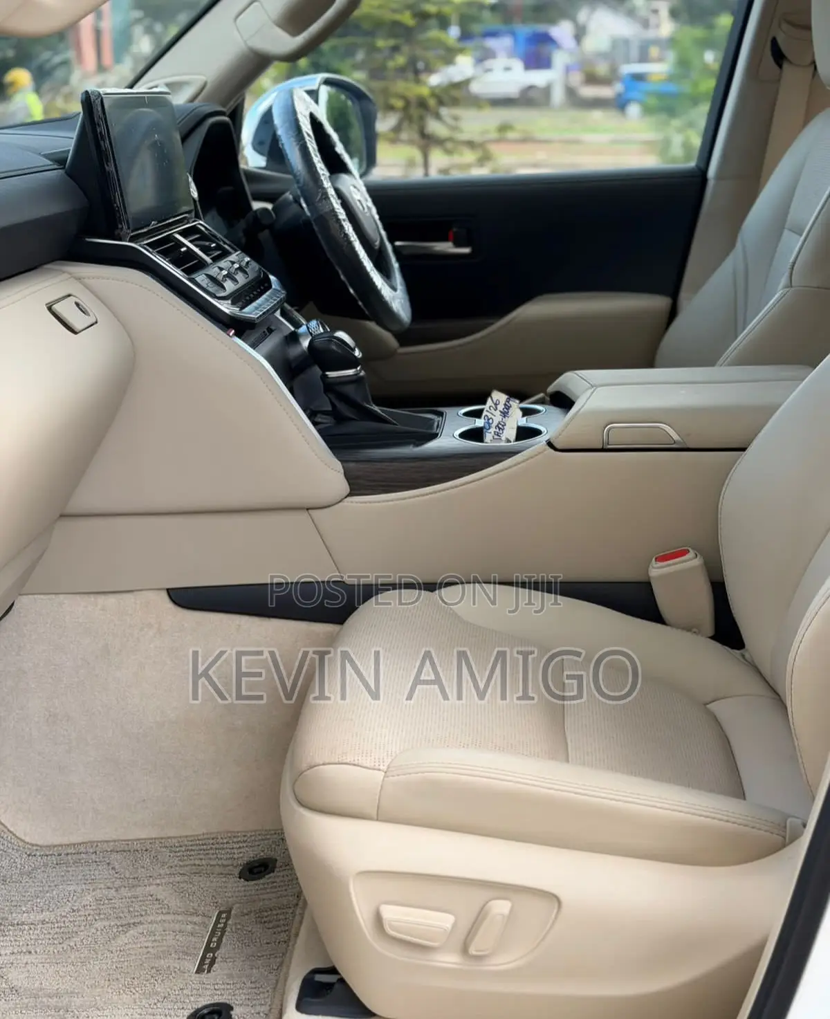 Toyota Land Cruiser LC300 2023
