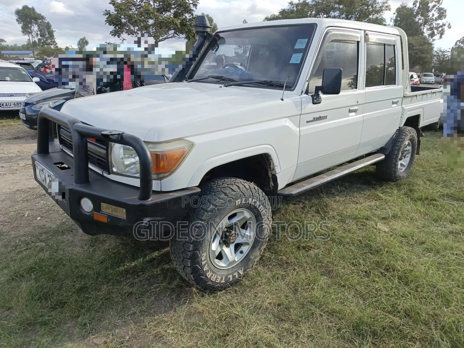 Toyota Land Cruiser 2013 White