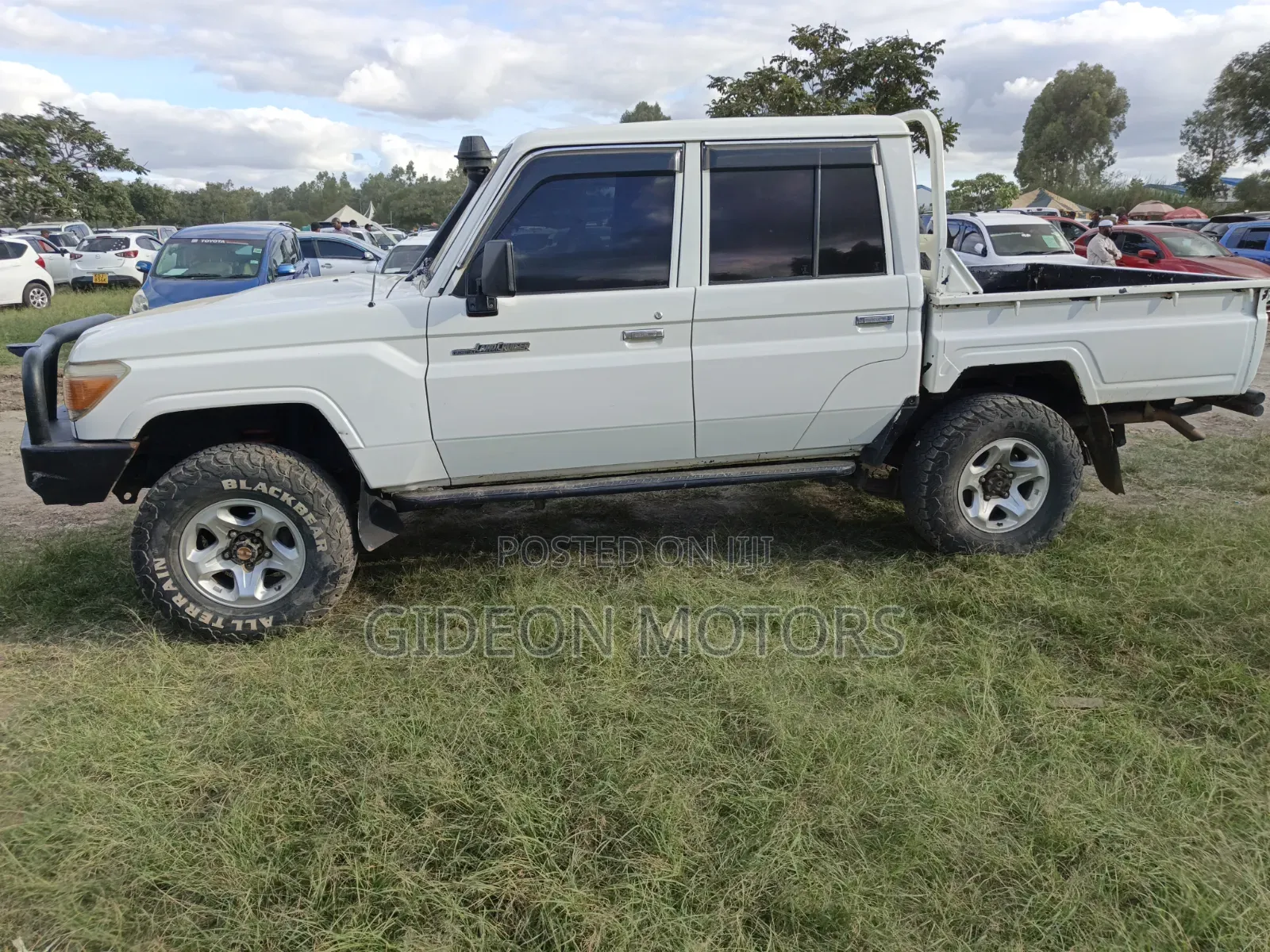 Toyota Land Cruiser 2013 White