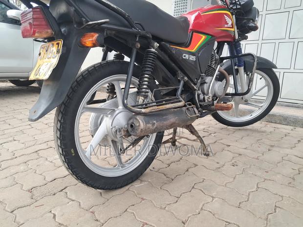 Honda CB 2024 Red