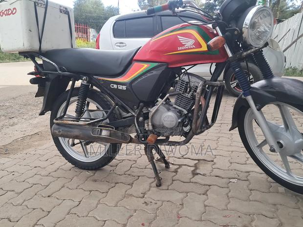 Honda CB 2024 Red - thumbnail 3