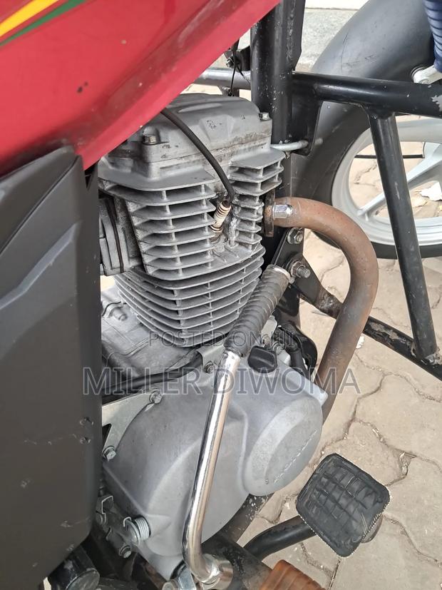 Honda CB 2024 Red - thumbnail 4