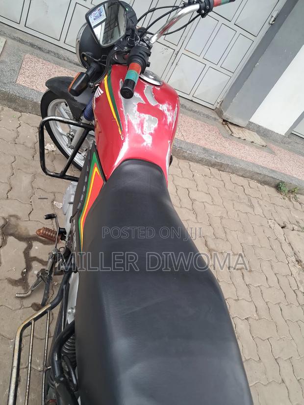 Honda CB 2024 Red - thumbnail 6