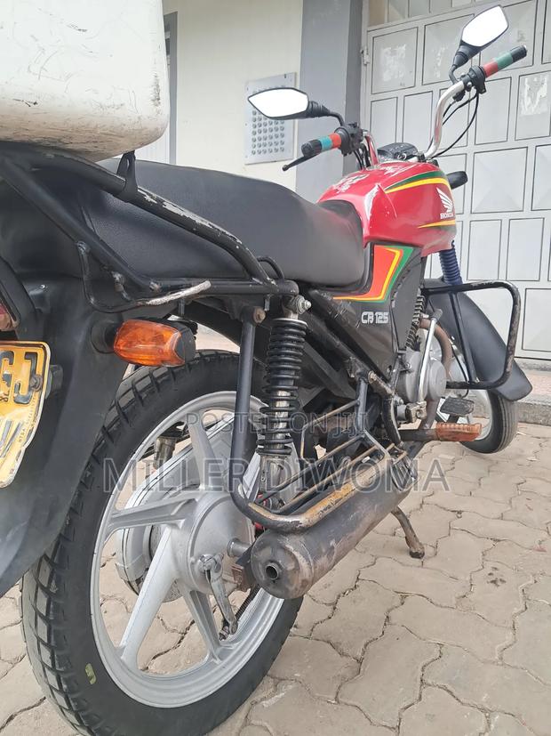 Honda CB 2024 Red - thumbnail 9