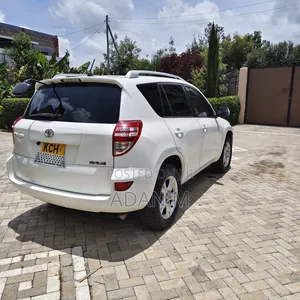 Toyota RAV4 2010 White