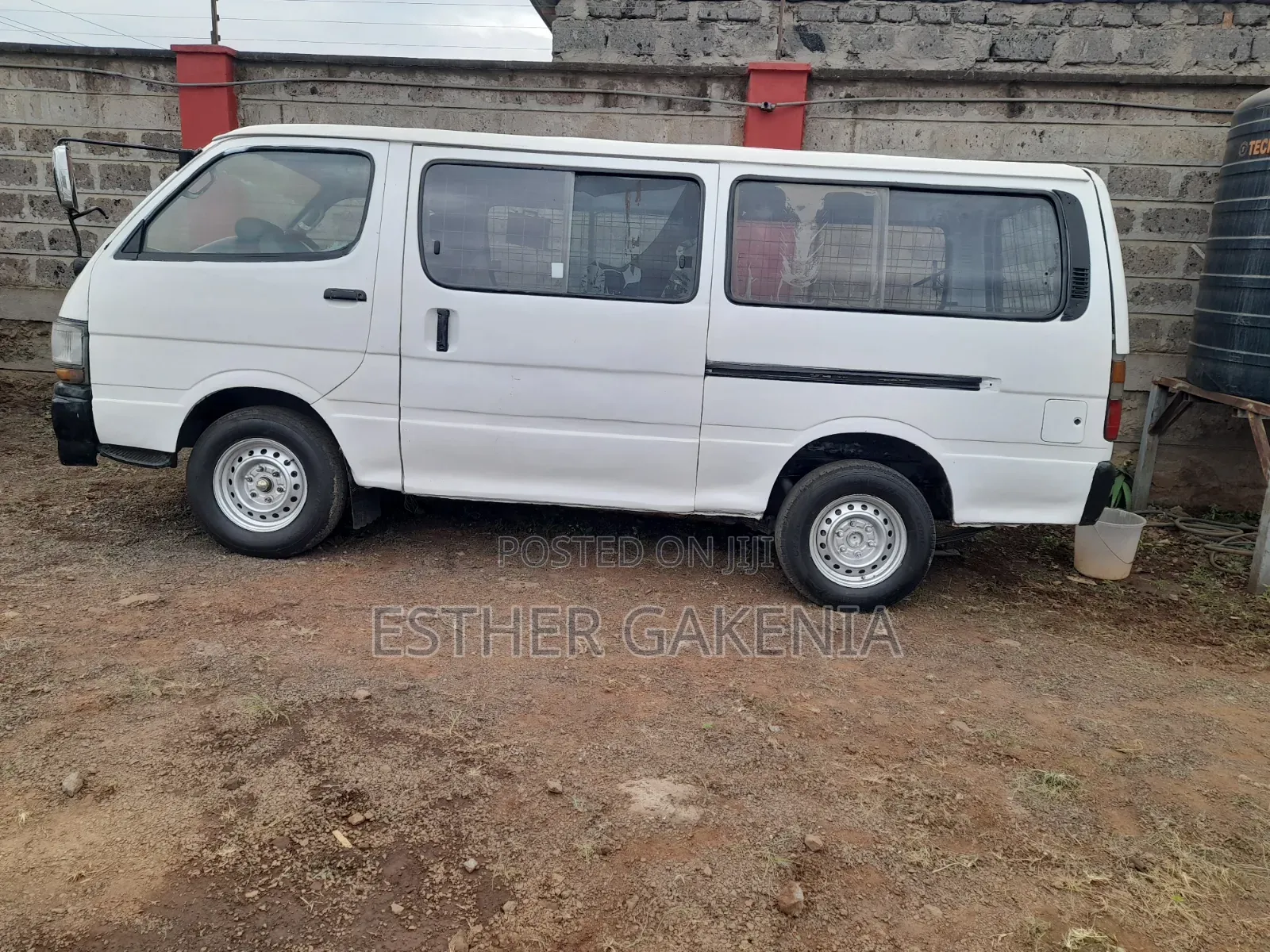 Toyota HiAce 2004 White