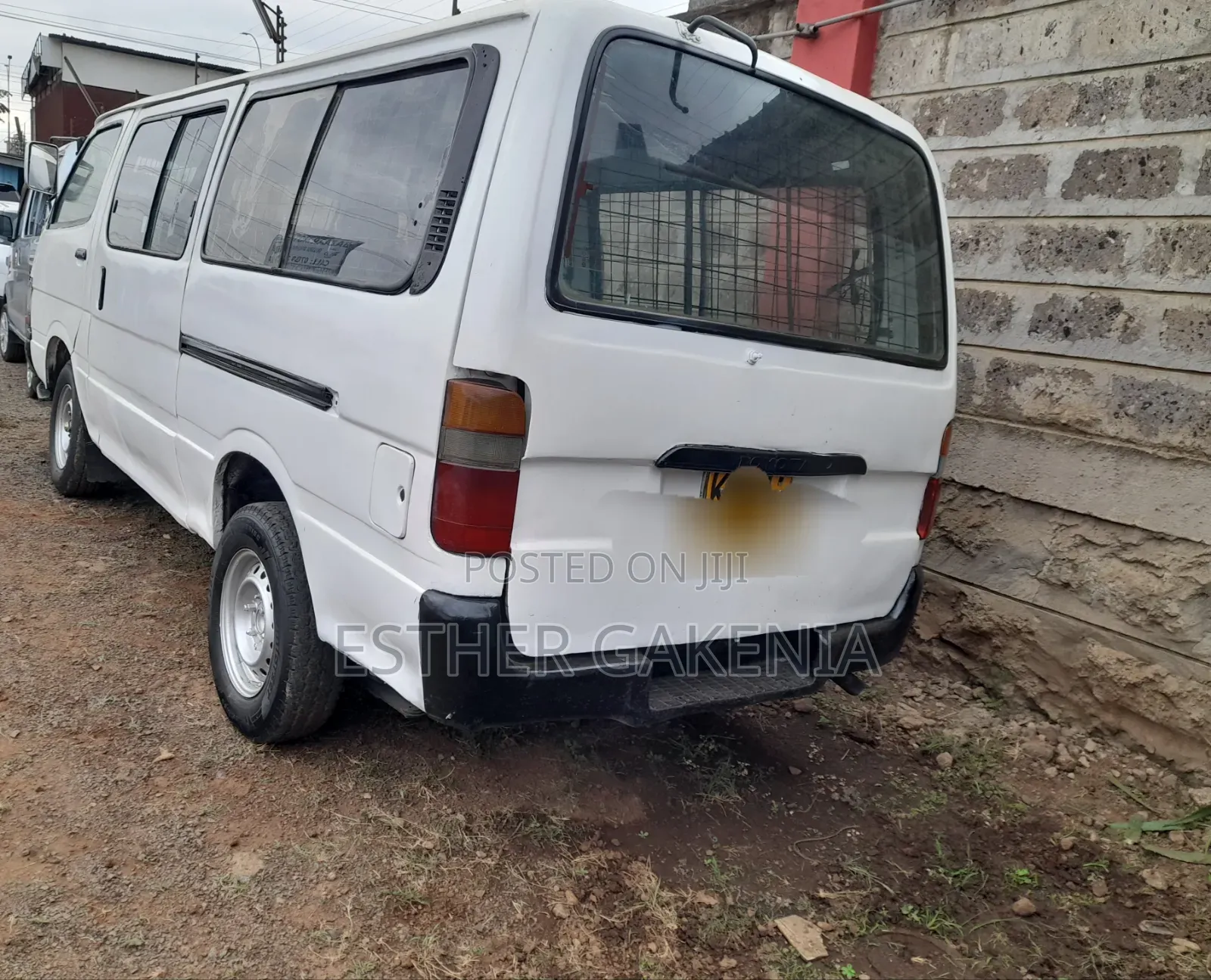 Toyota HiAce 2004 White