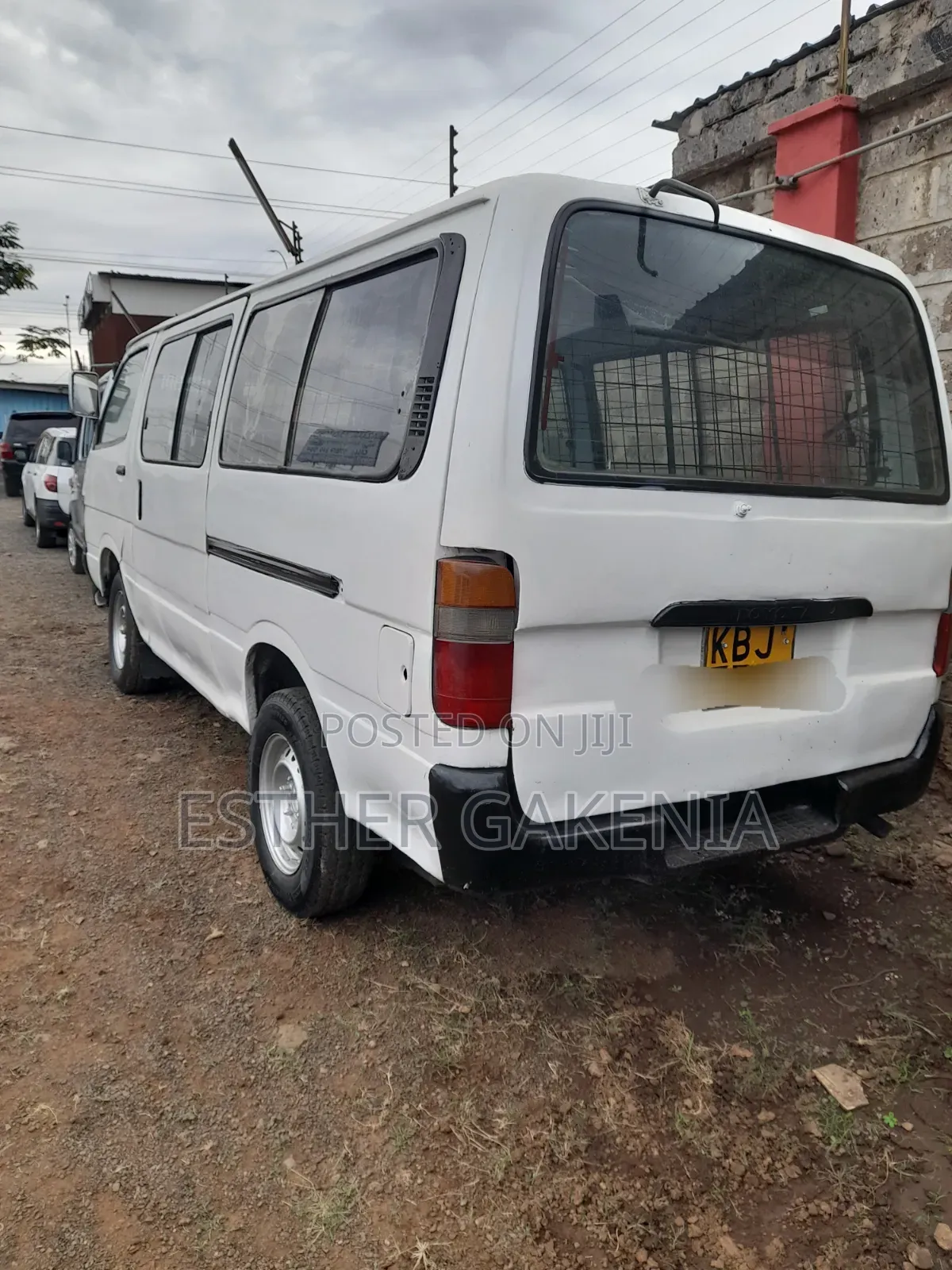Toyota HiAce 2004 White