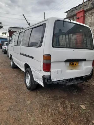 Toyota HiAce 2004 White