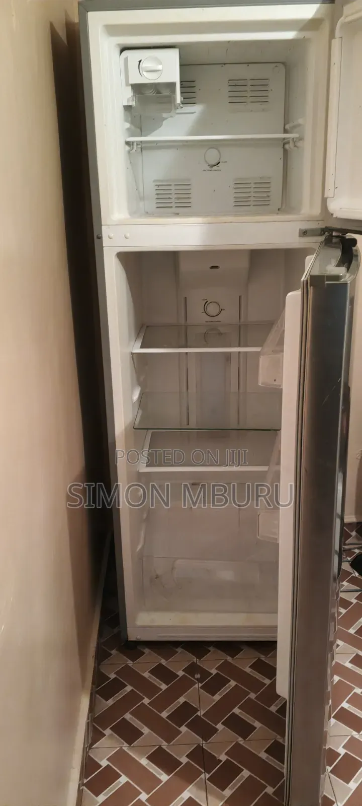 Ramptons Fridge 277l