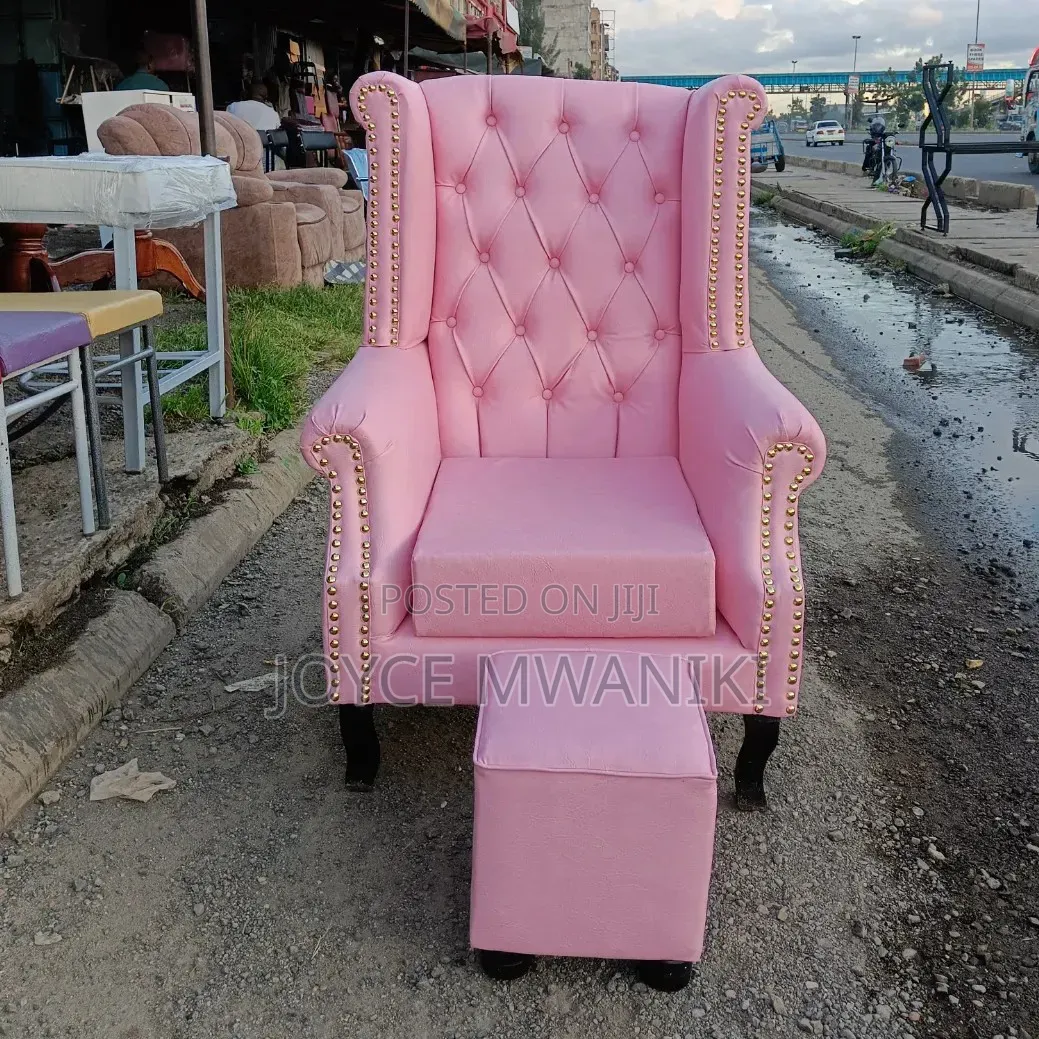 Baby Pink Leather Pedicure Seat.And a Pouf 