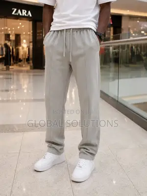 Straight-Leg Sweatpants With a Drawstring Waist and Seam Detailing