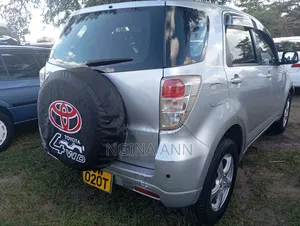 Toyota Rush 2014 Silver