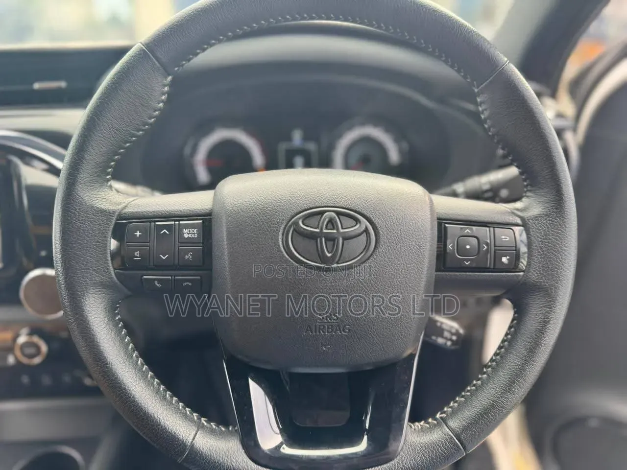 Toyota Hilux Revo Double Cab Deisel 2.4 AWD 2019 White