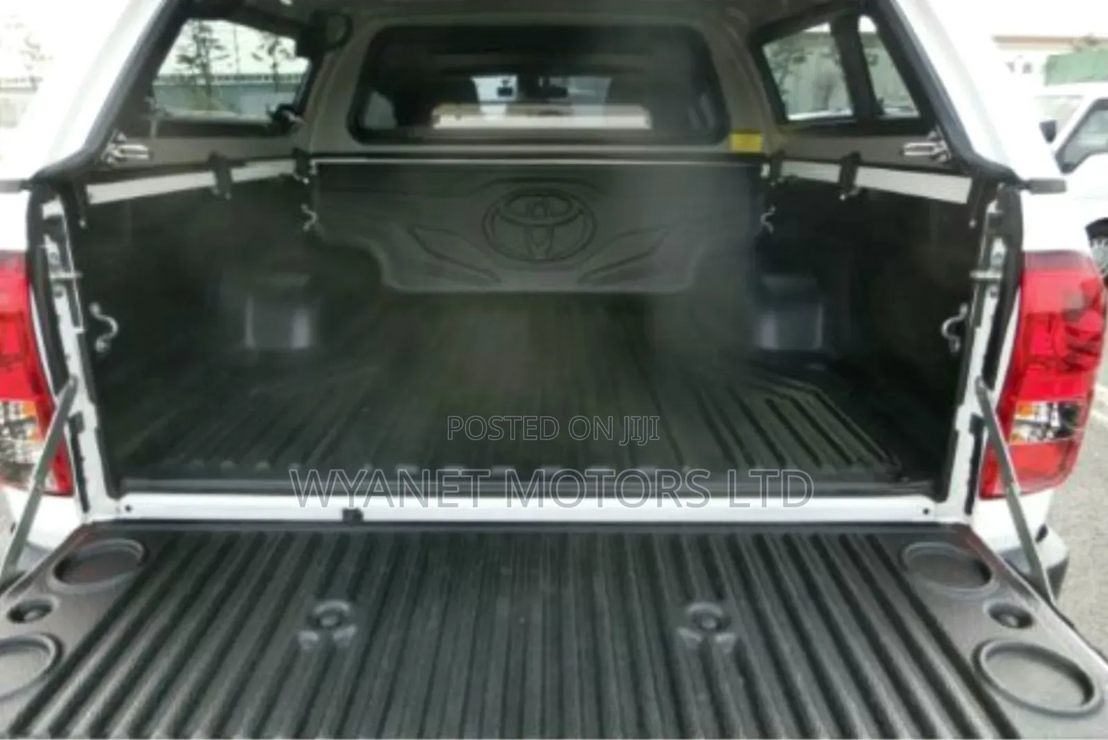 Toyota Hilux Revo Double Cab Deisel 2.4 AWD 2019 White