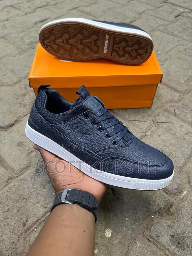 Caterpillar Quality Men Casuals - thumbnail 3