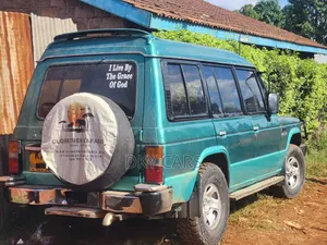 Mitsubishi Pajero 2001 Green