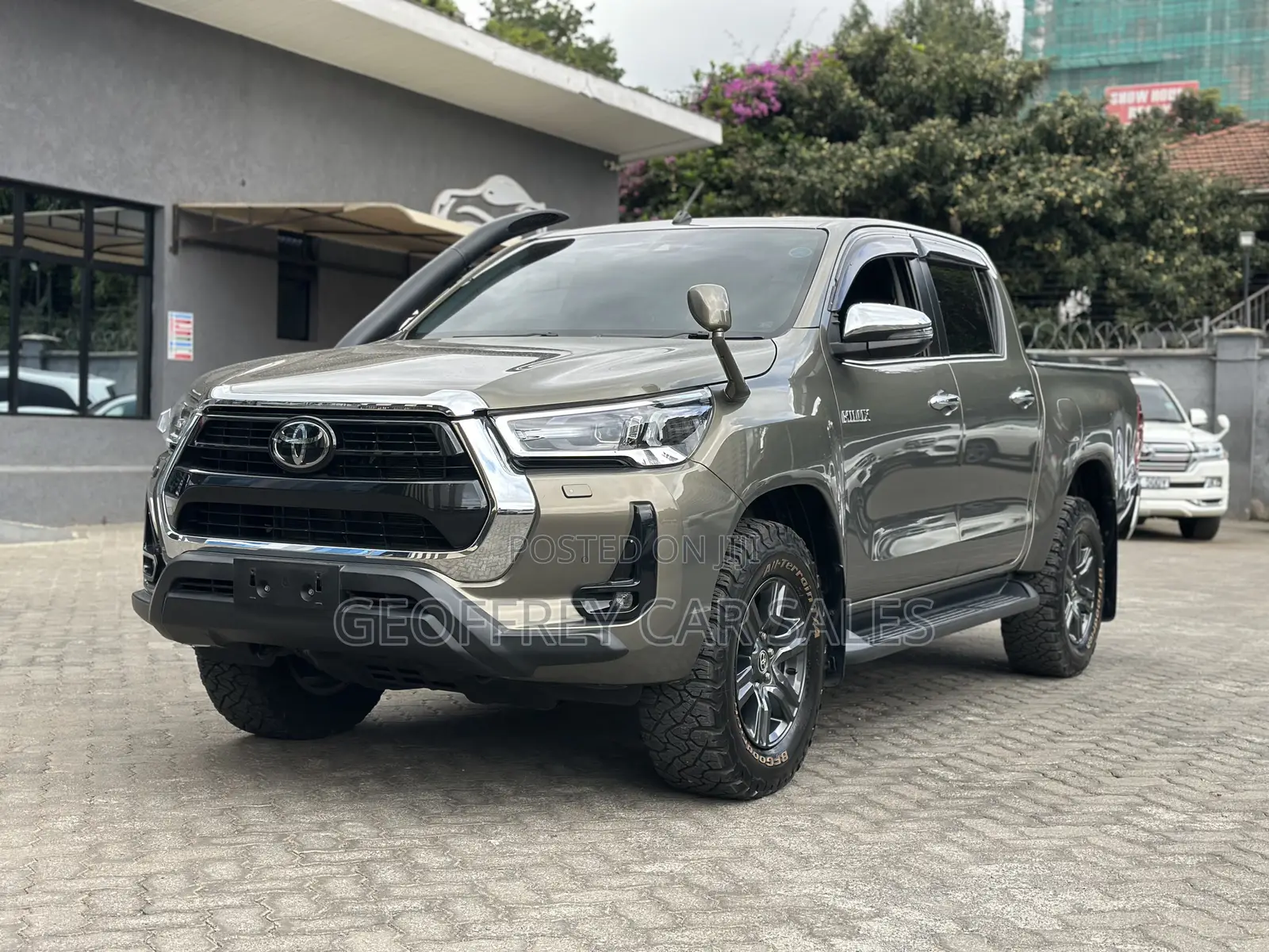 Toyota Hilux Revo Double Cab Deisel 2.4 RWD 2022 Gold