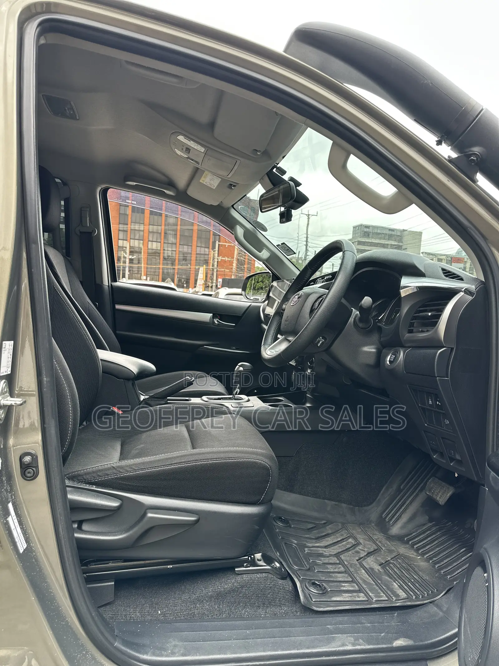 Toyota Hilux Revo Double Cab Deisel 2.4 RWD 2022 Gold