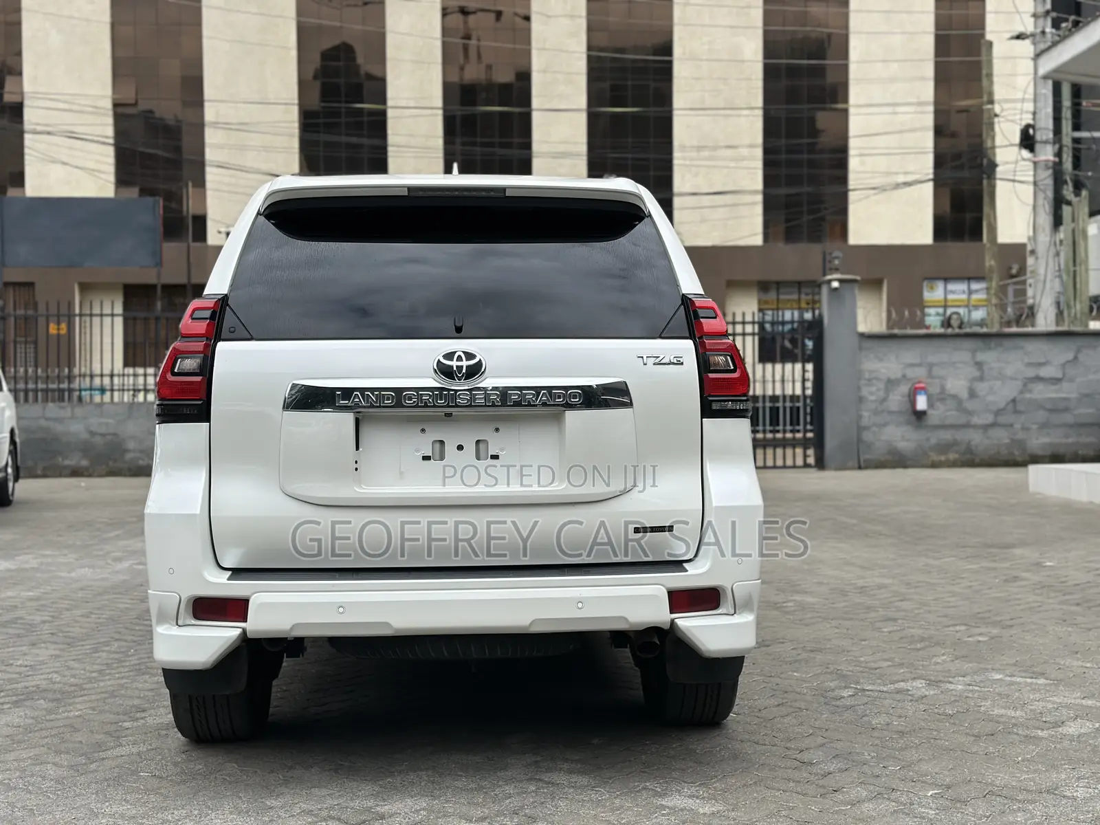 Toyota Land Cruiser Prado 2.8 2020 White