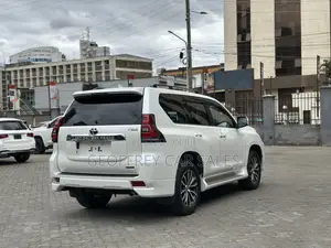 Toyota Land Cruiser Prado 2.8 2020 White