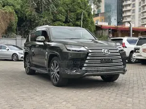 Lexus LX 600 2022 Green