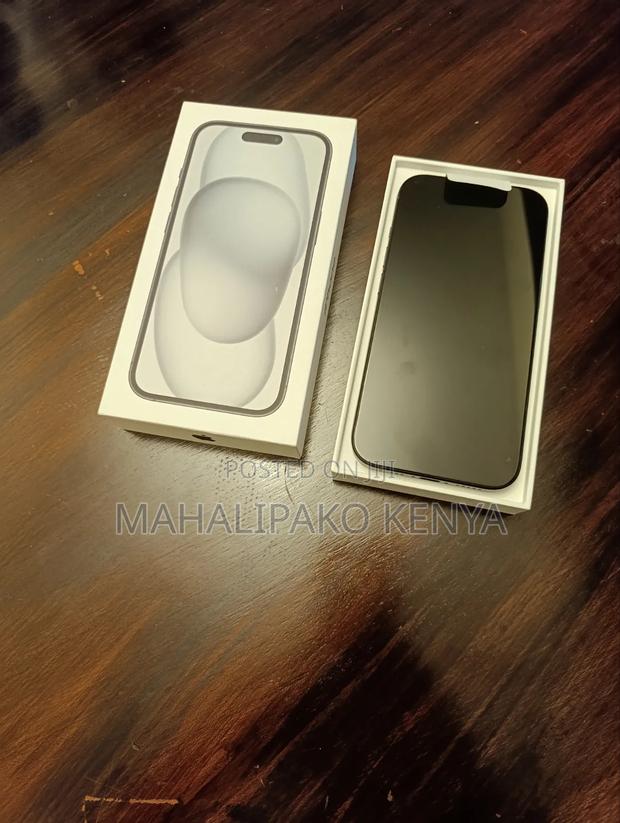 New Apple iPhone 15 256 GB Black - thumbnail 2