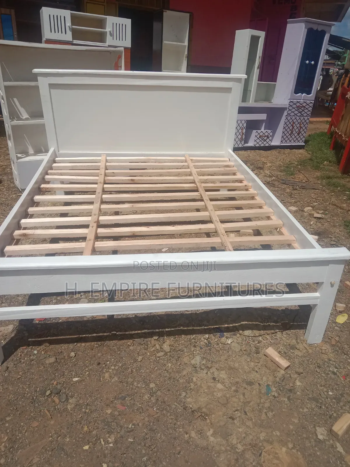 A White 5*6 Bed