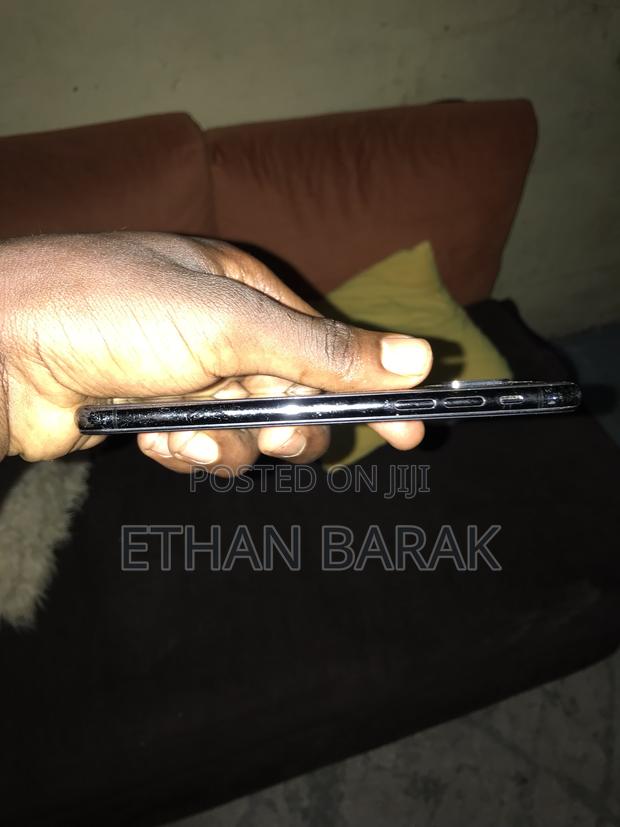 Apple iPhone X 64 GB Black - thumbnail 3