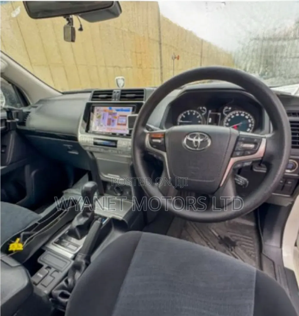 Toyota Land Cruiser Prado 2.7 2019 White