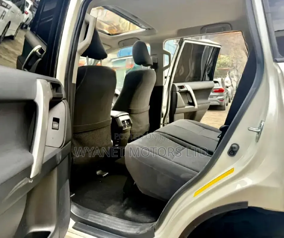 Toyota Land Cruiser Prado 2.7 2019 White