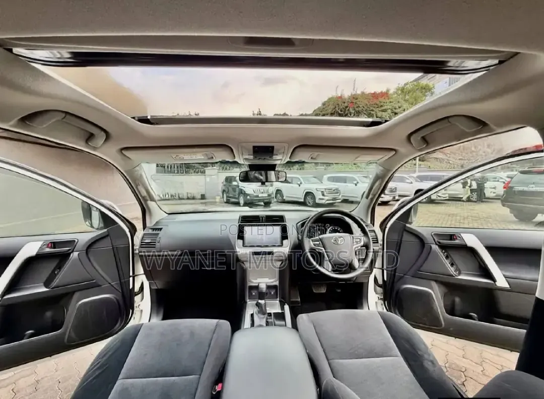 Toyota Land Cruiser Prado 2.7 2019 White