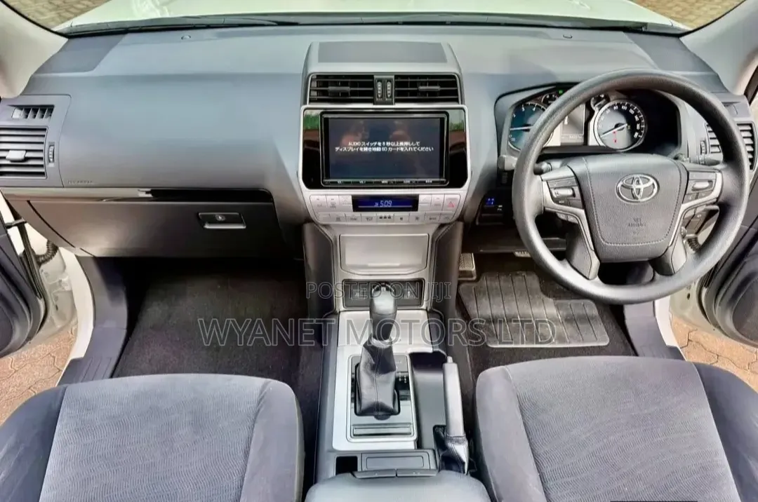 Toyota Land Cruiser Prado 2.7 2019 White
