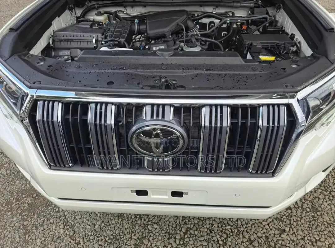 Toyota Land Cruiser Prado 2.7 2019 White