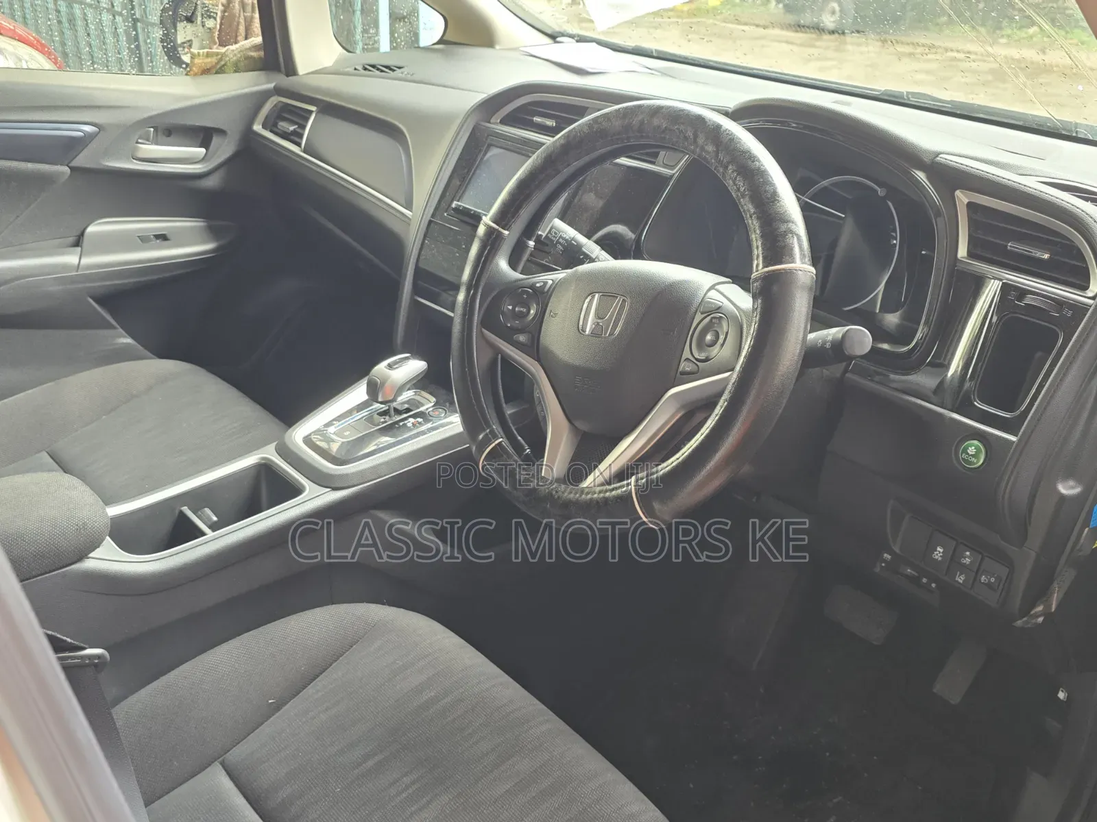 Honda Shuttle 1.5 Hybrid 2WD 2019 Pearl