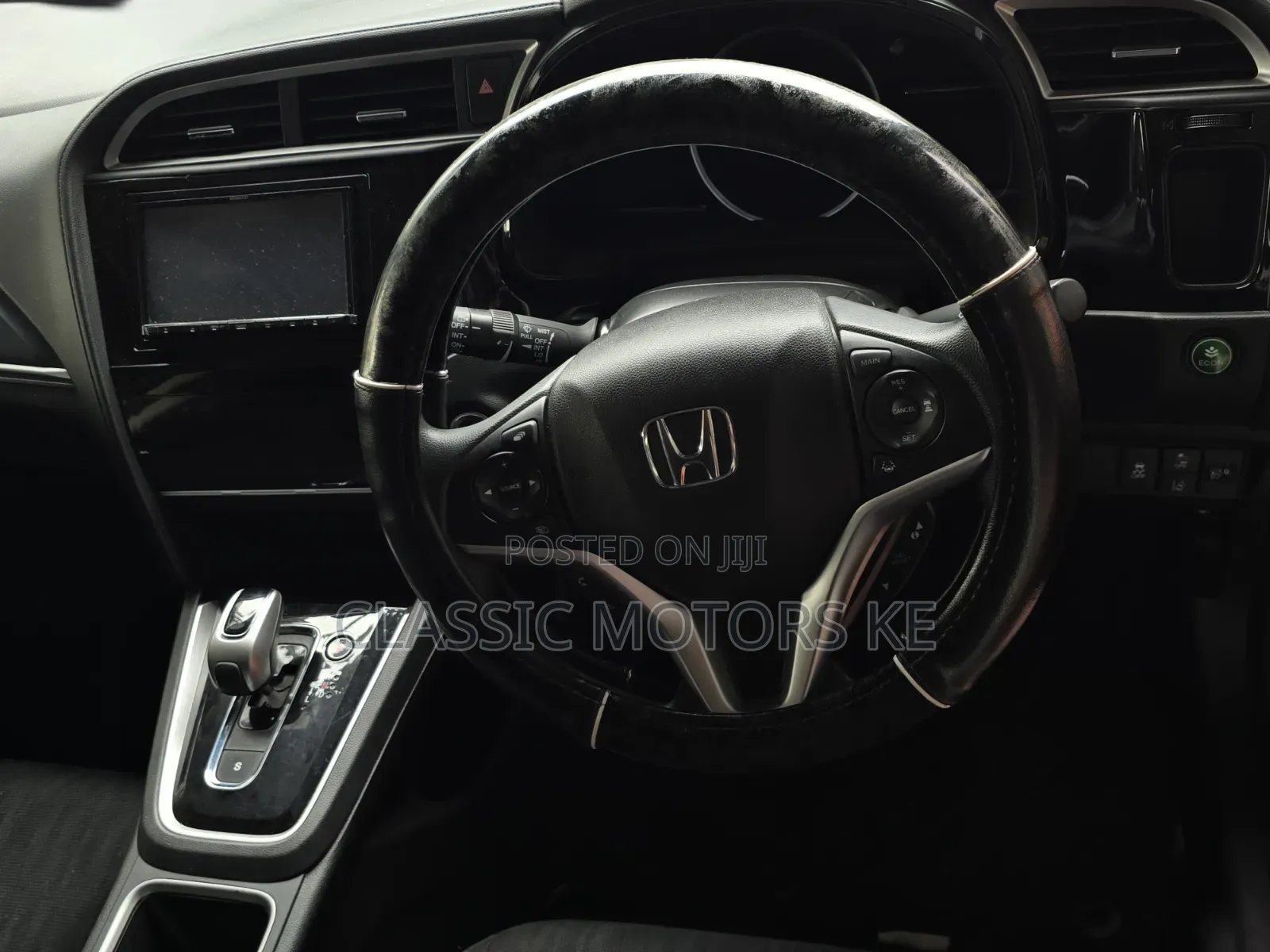 Honda Shuttle 1.5 Hybrid 2WD 2019 Pearl