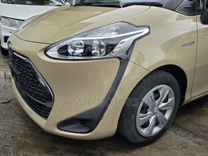 Toyota Sienta 1.5 FWD (6-seater) 2019 Beige